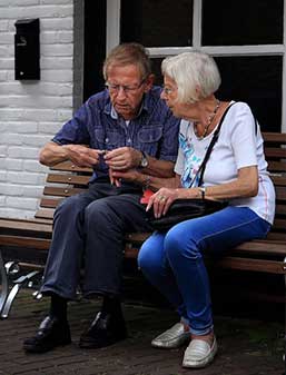 olli-bench-couple.jpg