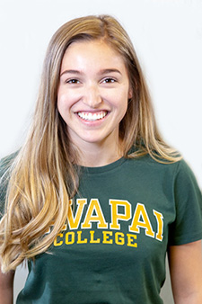 Student wearing Yavapai College T-Shirt